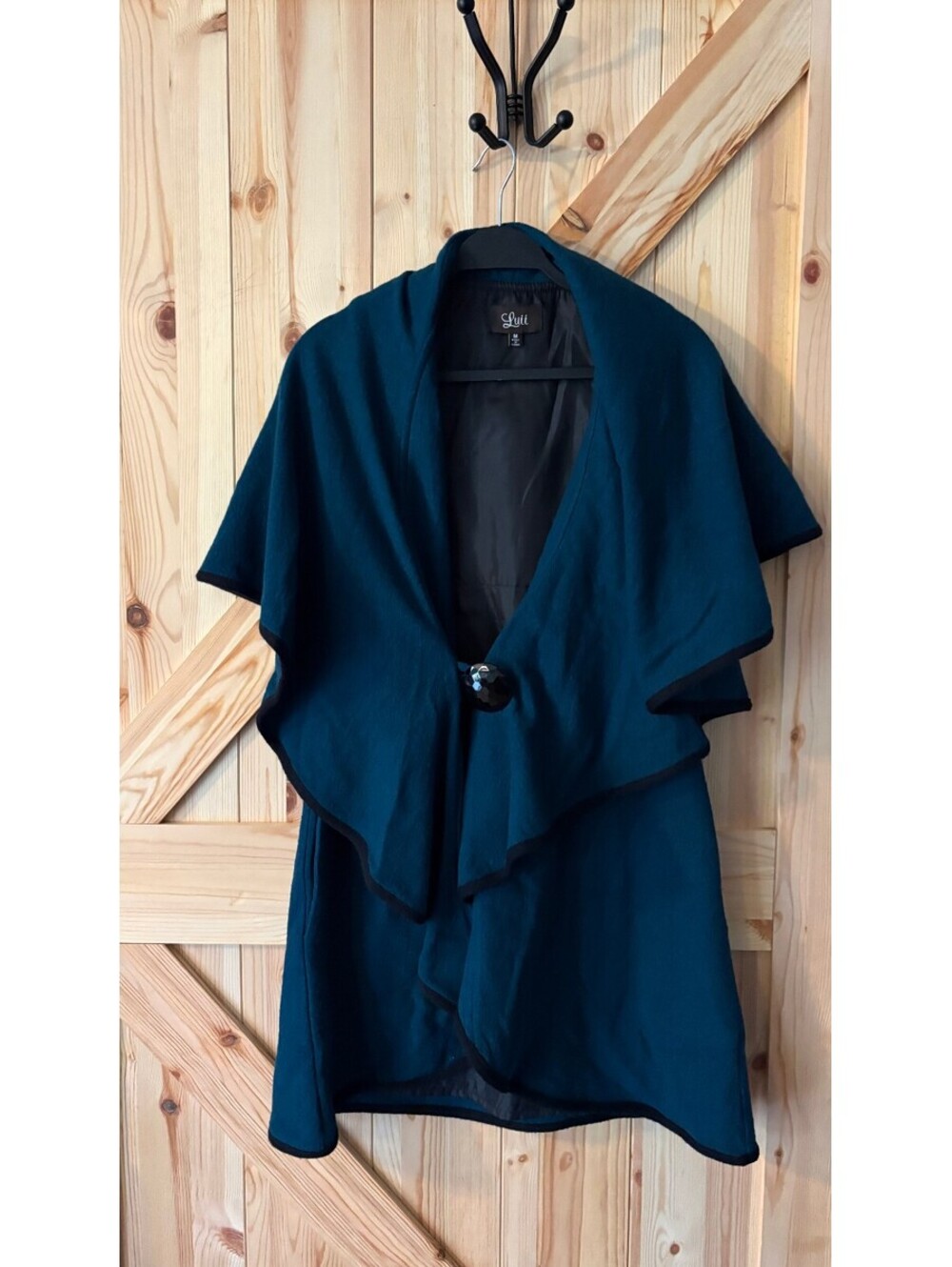 Vintage Luii Forest Green Wool Blend Cape with Black Trim and Button Closure Med